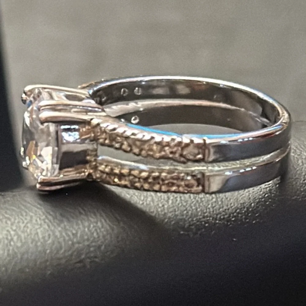 Round Turmaline With Rhodium Plated Silver-Tone Size 8.5 Ring